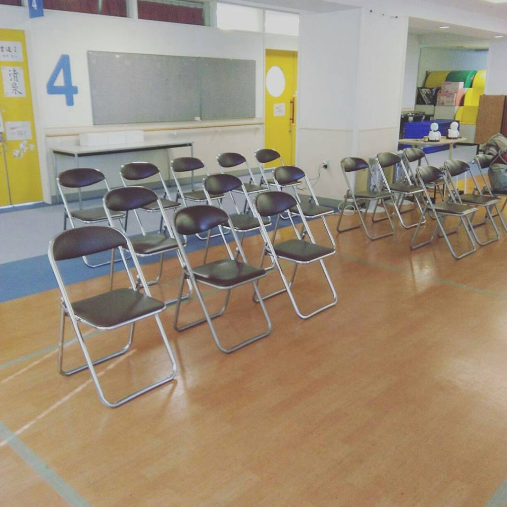 会場のいす