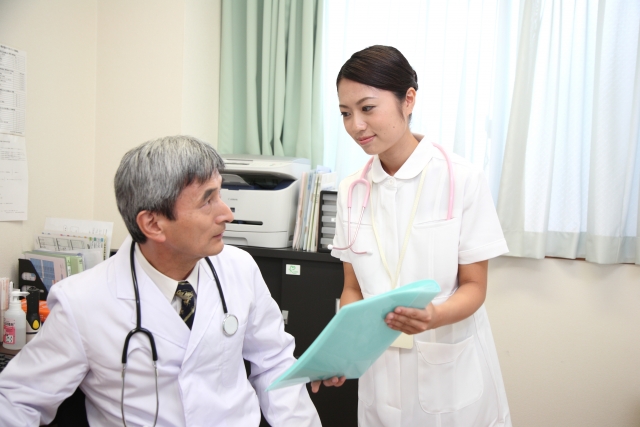 看護師と医者